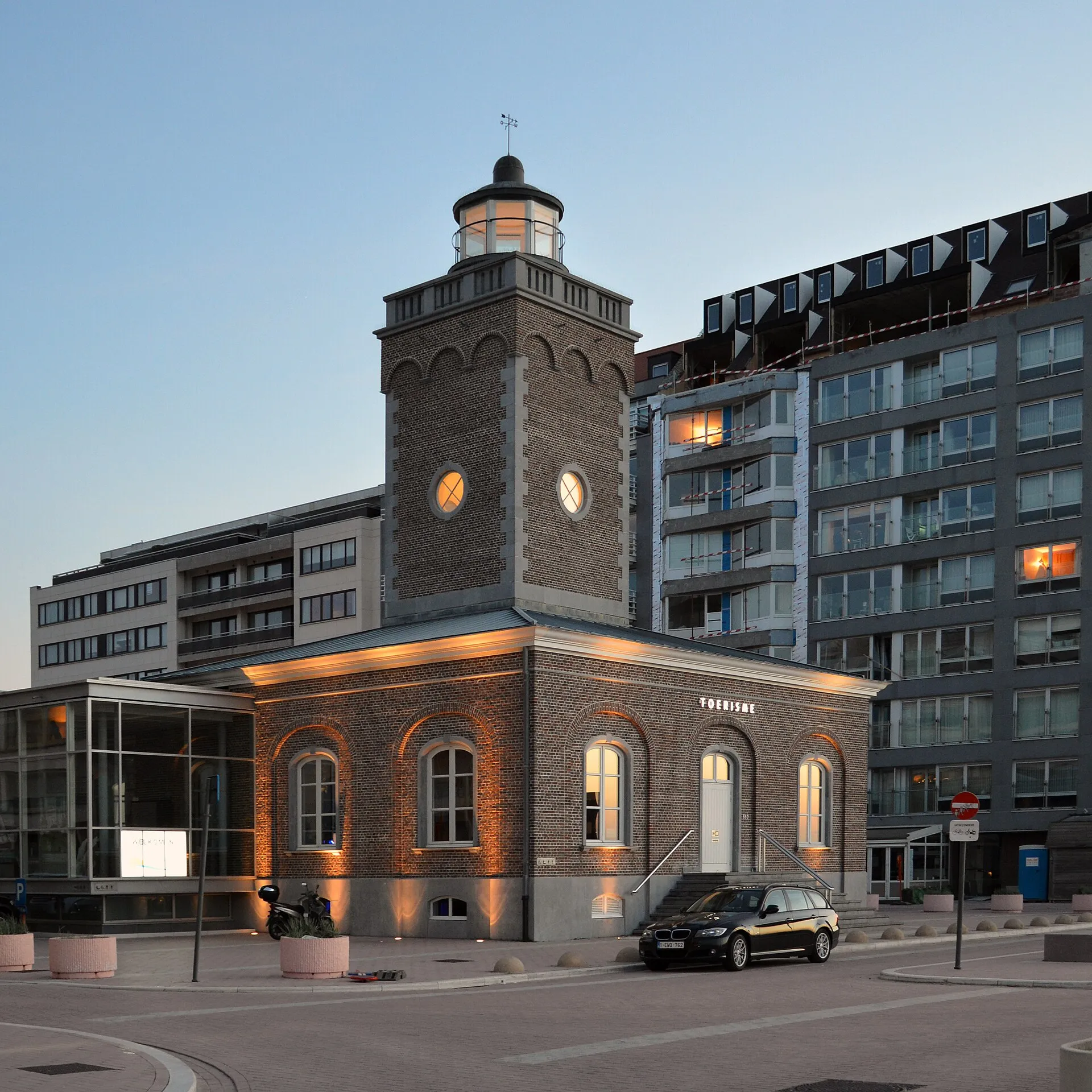 Knokke lighthouse at dusk, Knokke-Heist, 2014